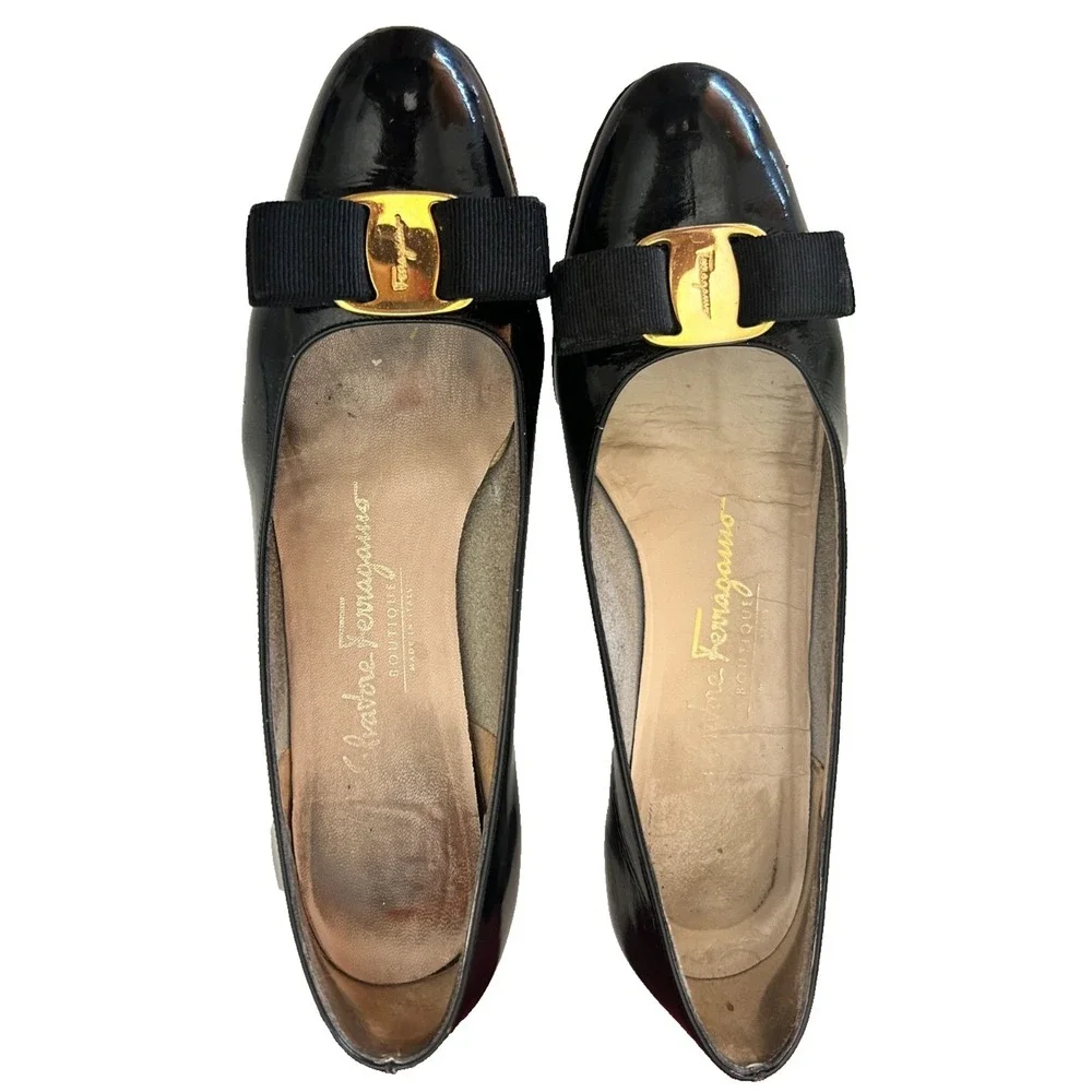 Salvatore Ferragamo Black Patent Leather Low Heel Lillaz Pumps Size 7 AA